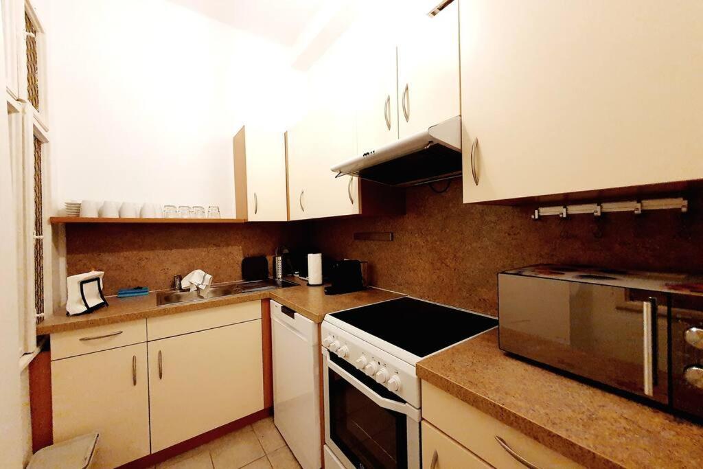 Savoir Vivre Apartments Rueppgasse Wenen Kamer foto